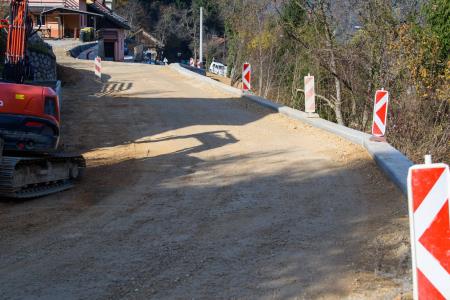 Prenova ceste Krka – Hočevje v zaključni fazi; v soboto na delu asfalterji 3